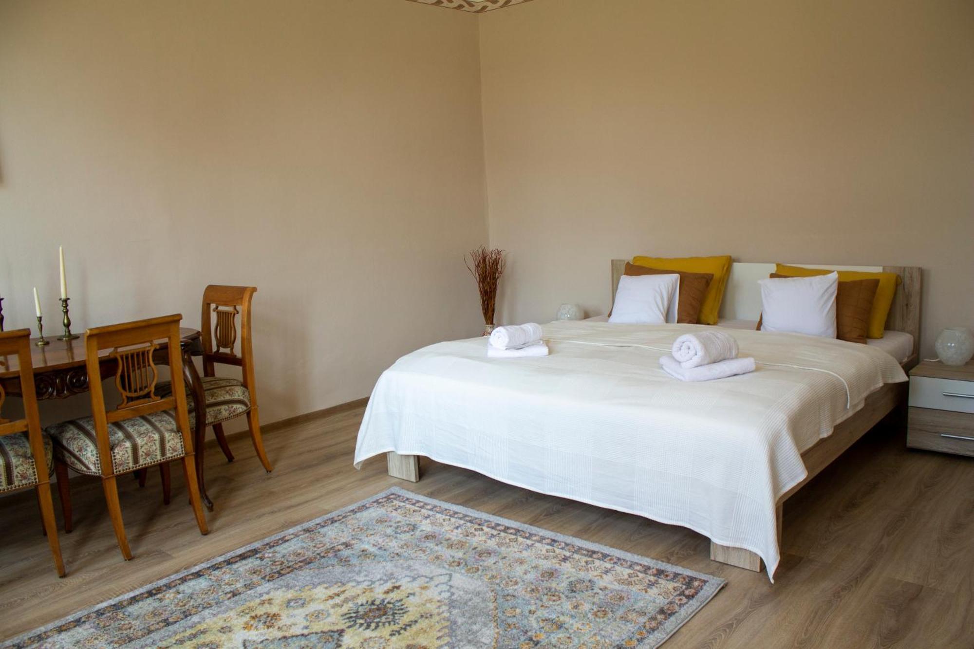 Villa Flora Kiskunmajsa Luaran gambar